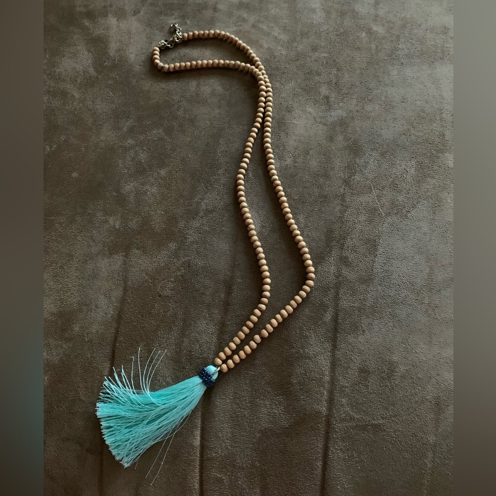 Beaded chain necklace.